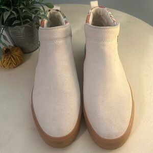 Size 8 ankle Ked Sneakers.